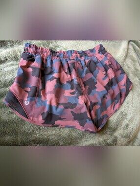 Lululemon Hotty Hot Low Rise Active Shorts Size 10